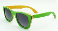 Gafas de sol de madera de colores